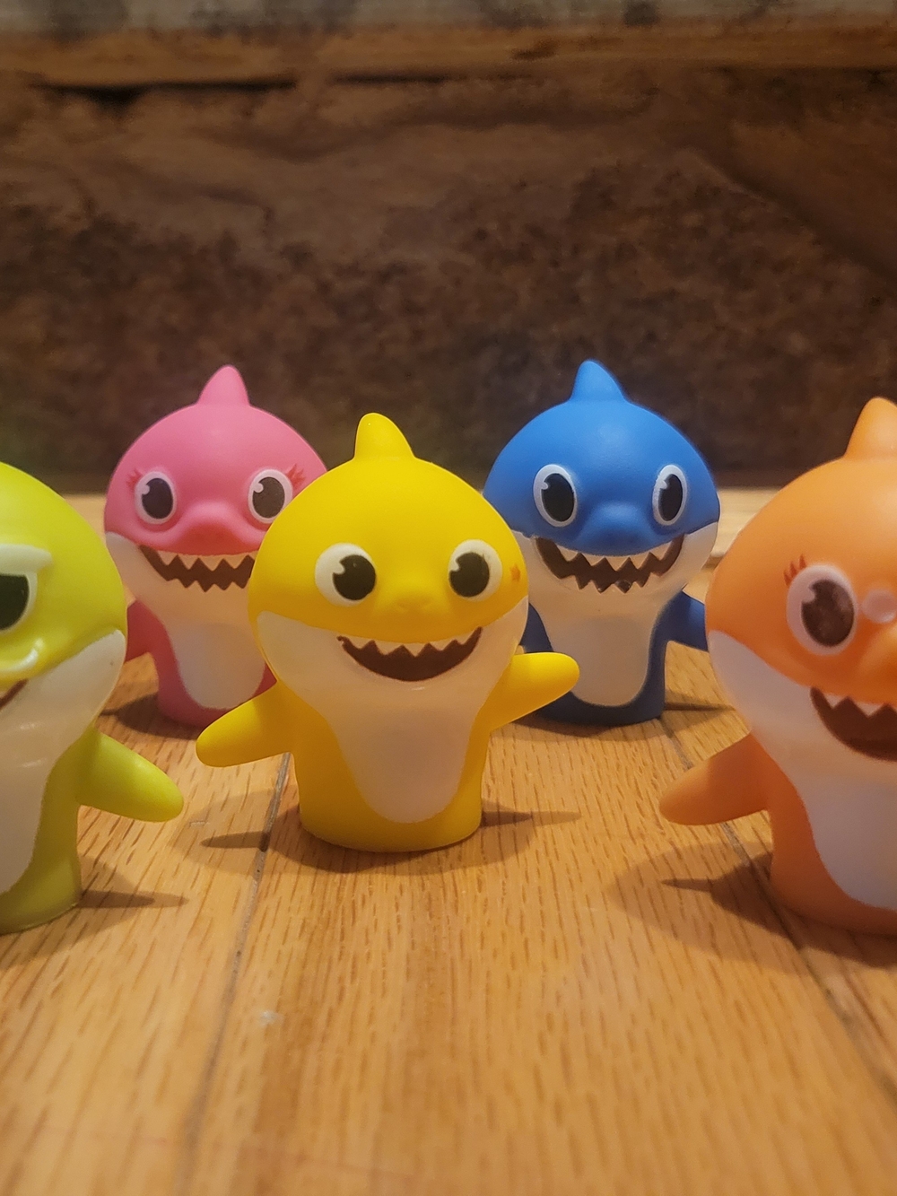 Nickelodeon Pinkfong Baby Shark Finger Puppets Toy Set | 5PC - Picture 3 of 4